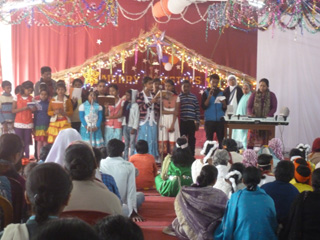 FAMILIA CHILDREN AT THE CHRISTMAS GET-TOGETHER IN BARASAT